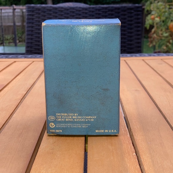 Vintage scented candle in blue glass jar - Picture 5 of 10